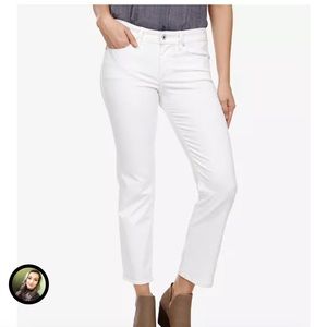 Lucky Brand white mid rise sweet Jean crop size 10 / 30